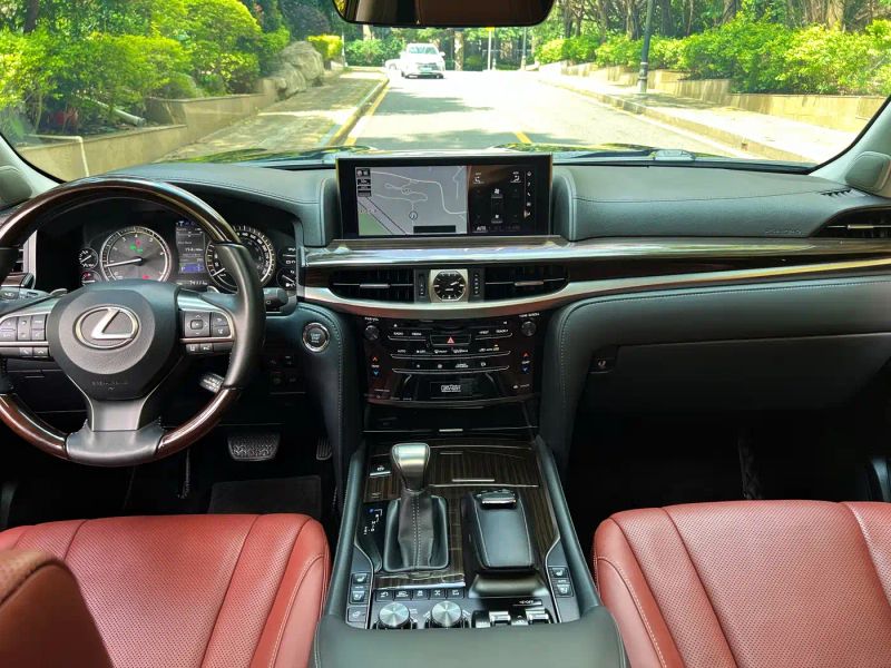 Lexus LX