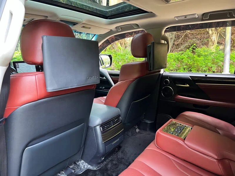 Lexus LX