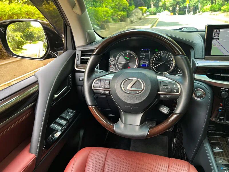 Lexus LX
