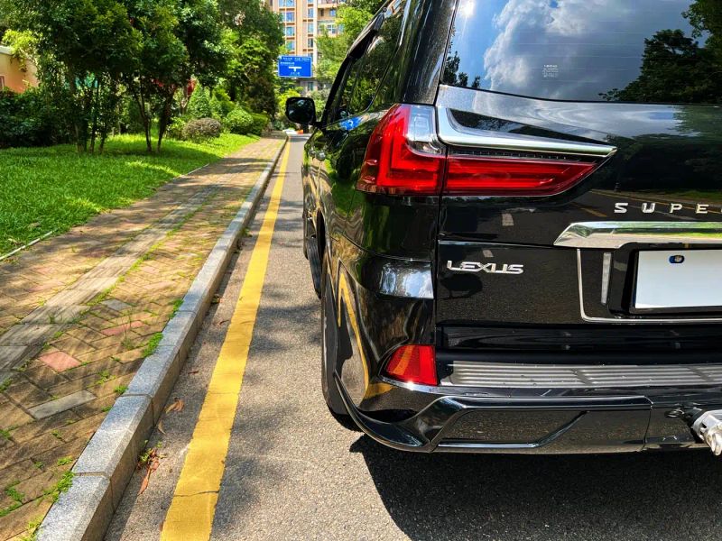 Lexus LX