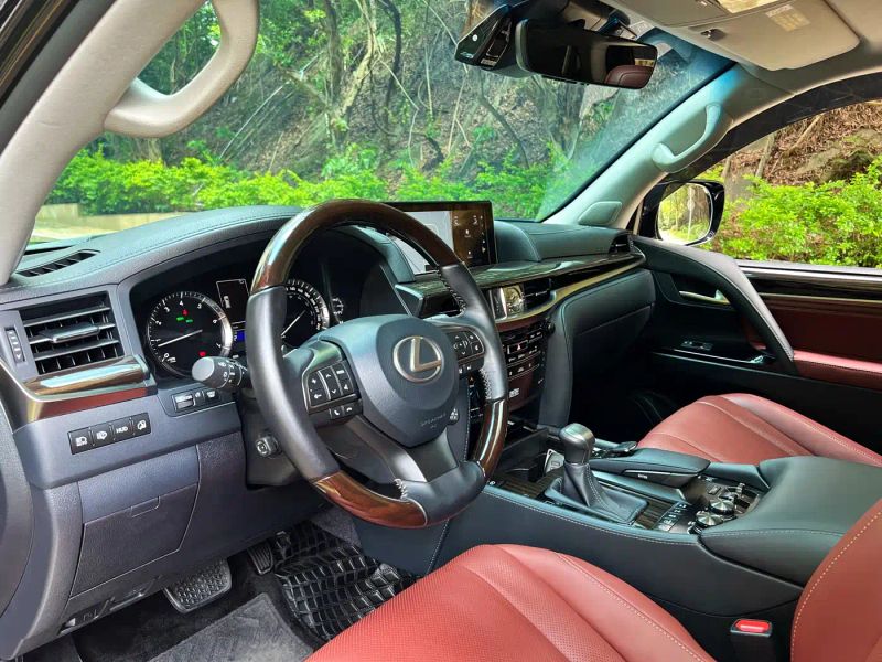 Lexus LX