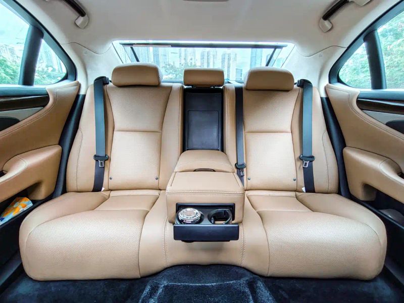 Lexus LS