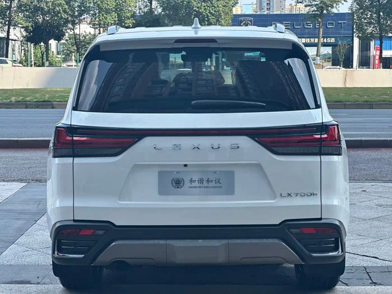Lexus LX