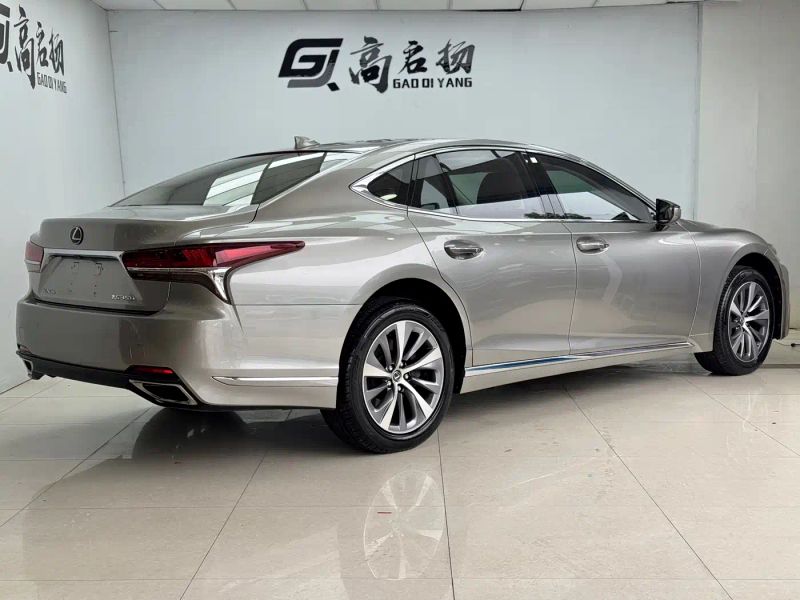 Lexus LS