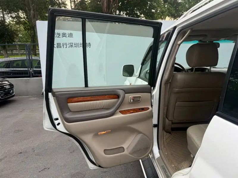 Lexus LX