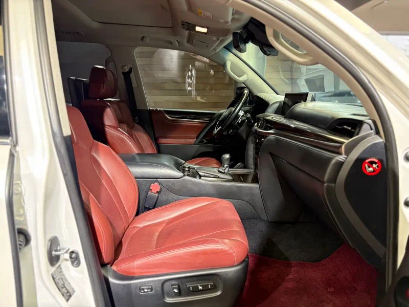 Lexus LX