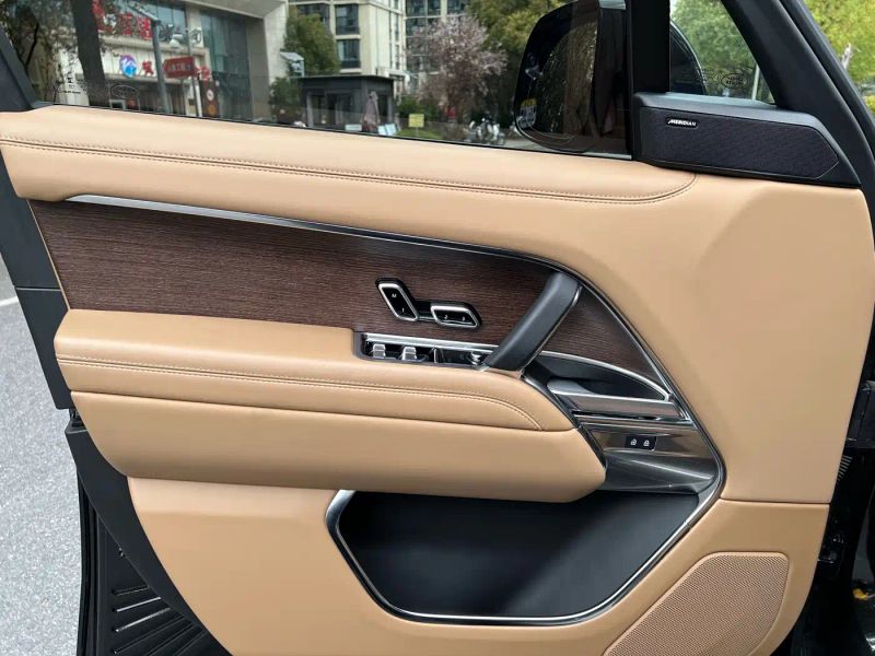 Land_rover range-rover