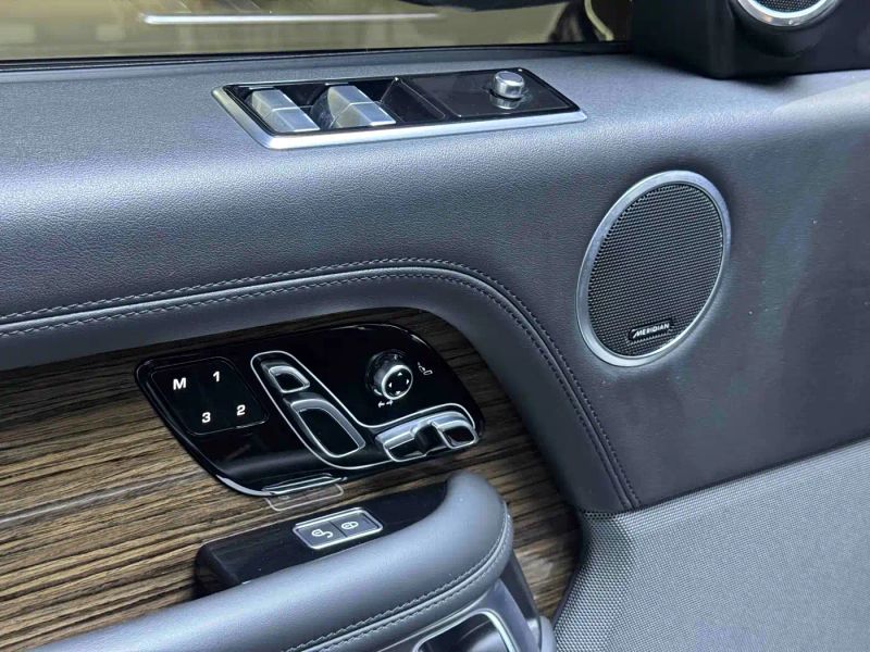 Land_rover range-rover