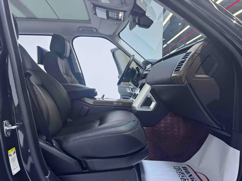 Land_rover range-rover