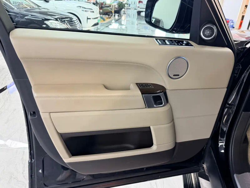 Land_rover range-rover