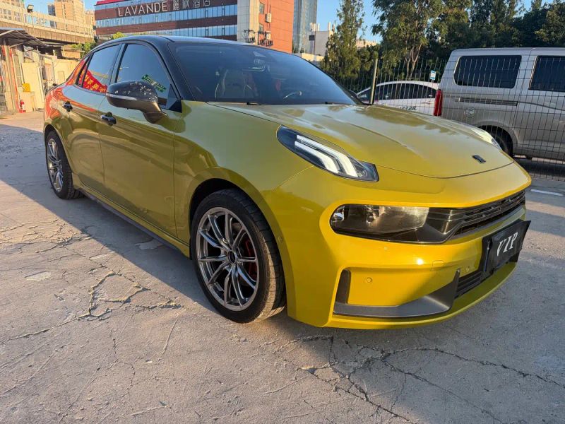 Lynk&co 03