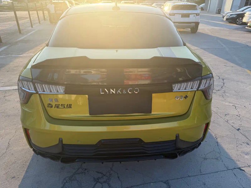 Lynk&co 03
