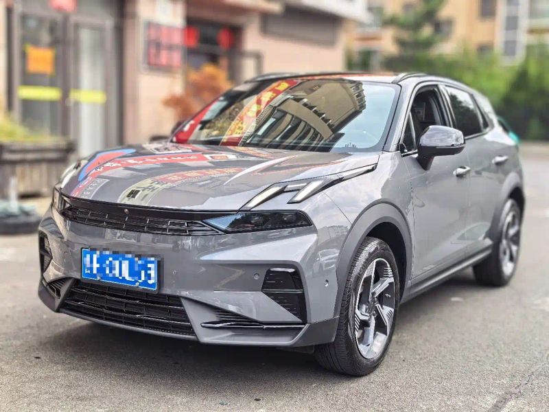 Lynk&co 06