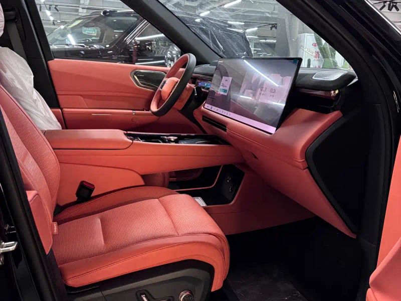 Lynk&co 900