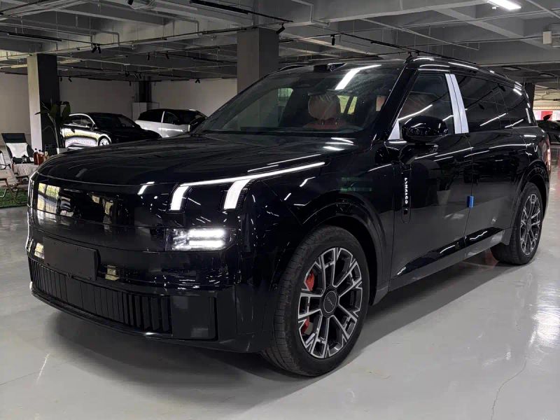 Lynk&co 900