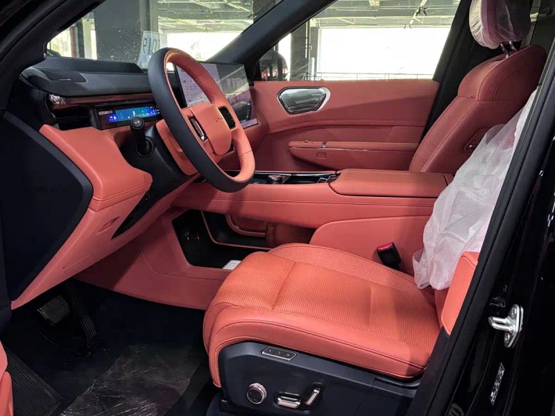 Lynk&co 900