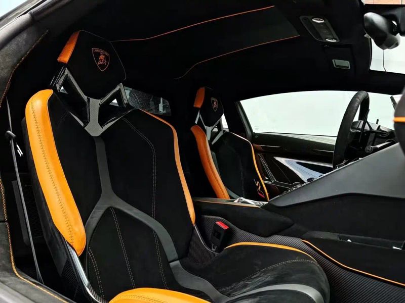 Lamborghini supercar