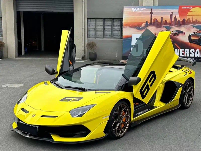 Lamborghini supercar