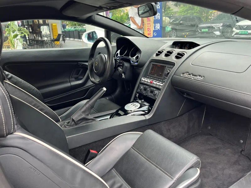 Lamborghini sports_car