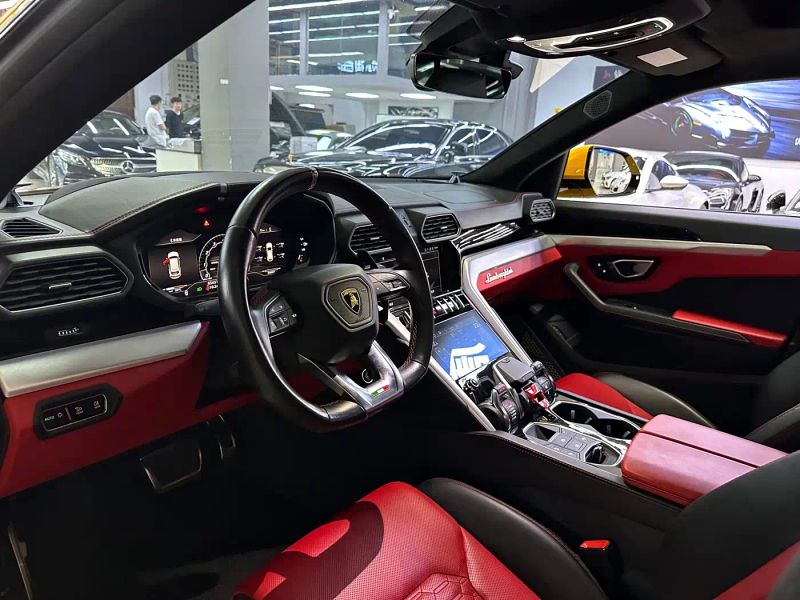 Lamborghini urus