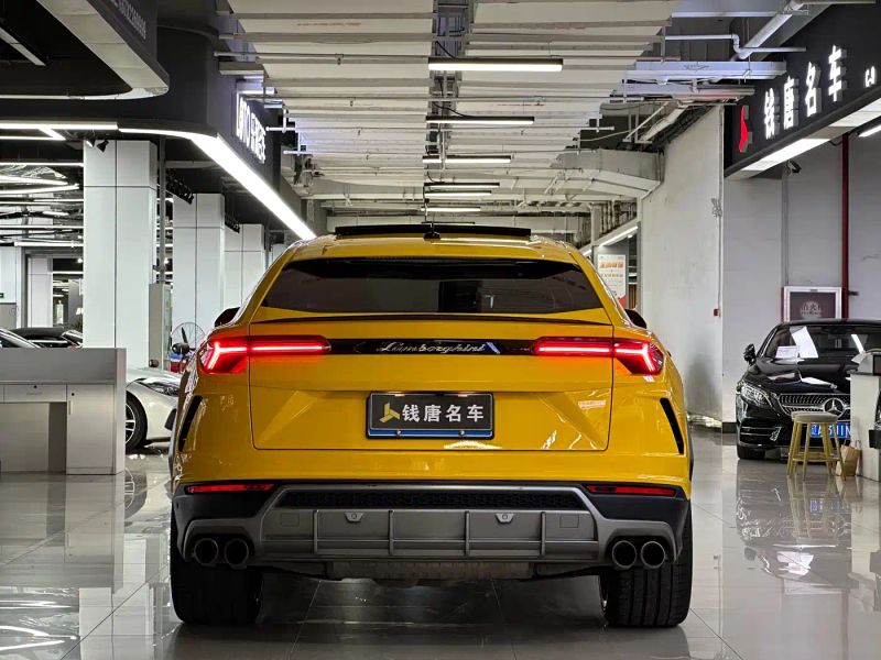 Lamborghini urus