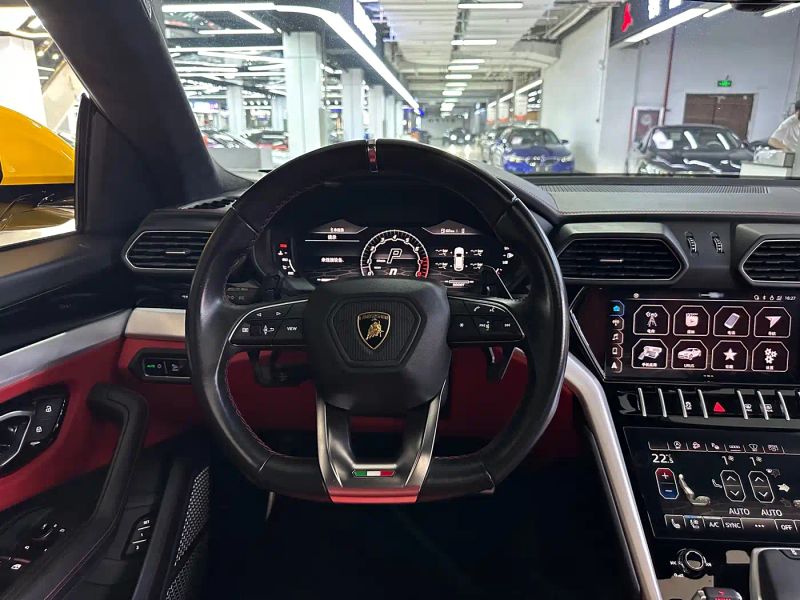 Lamborghini urus