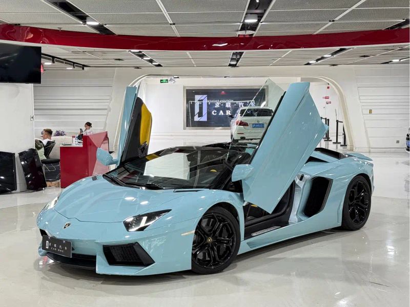 Lamborghini supercar