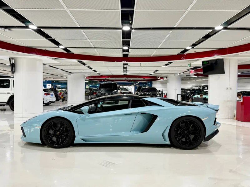 Lamborghini supercar