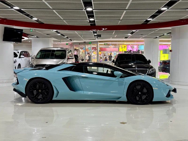Lamborghini supercar