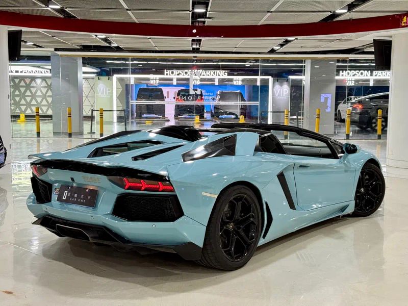 Lamborghini supercar