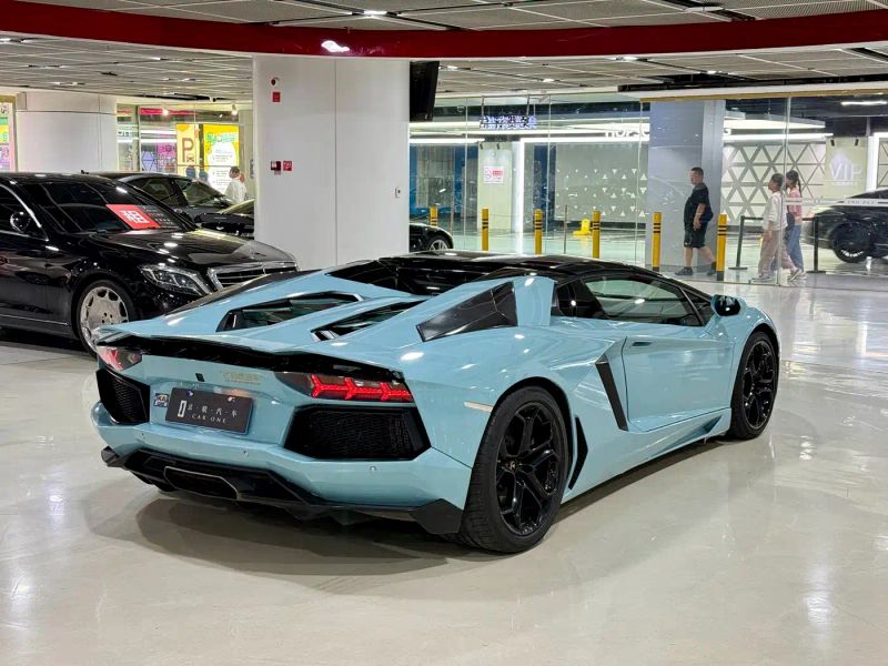 Lamborghini supercar