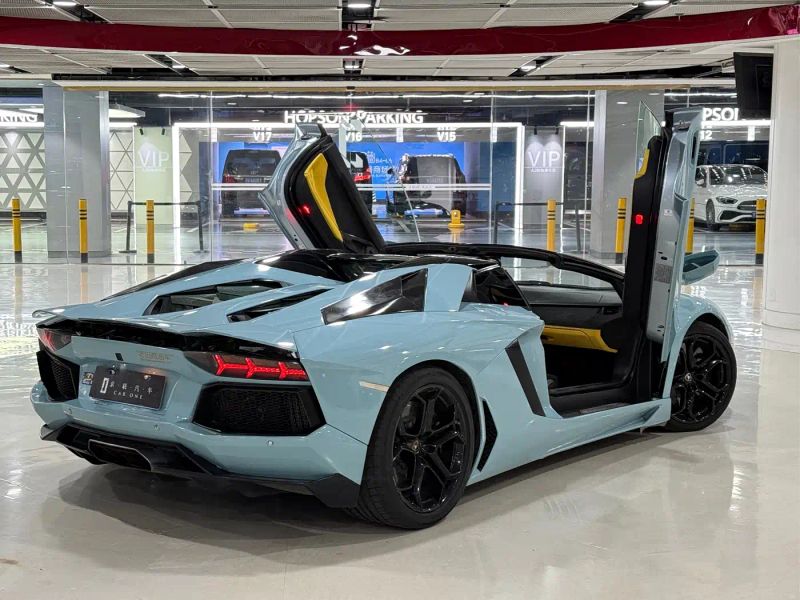 Lamborghini supercar