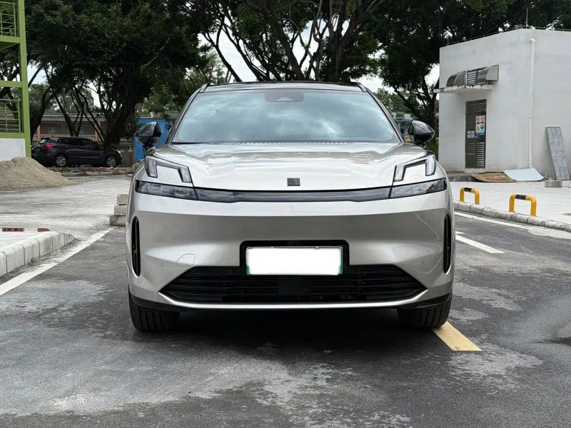 Lynk&co 08