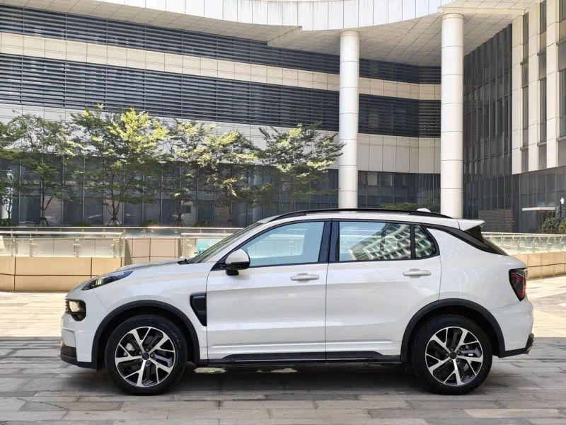 Lynk&co 01