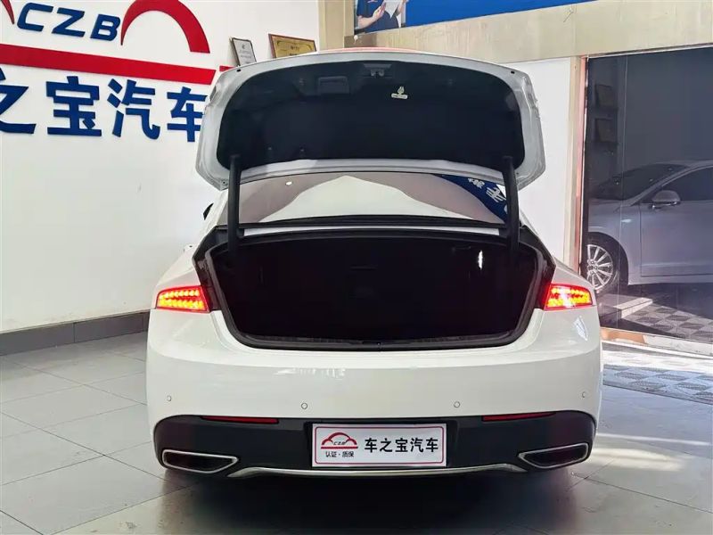 navigator mkz