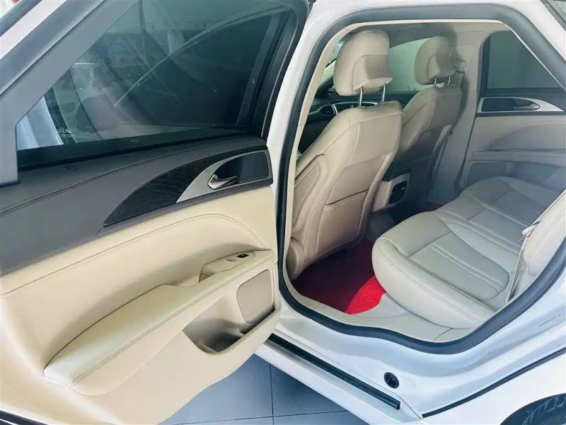 navigator mkz