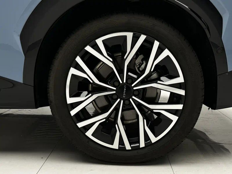 Lynk&co 08