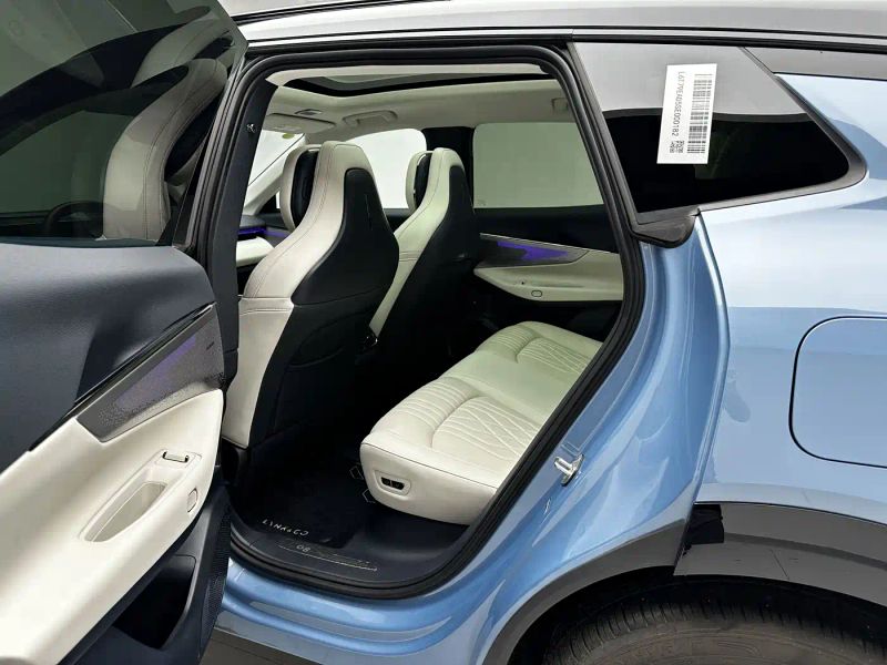 Lynk&co 08
