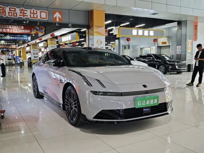 Lynk&co model10