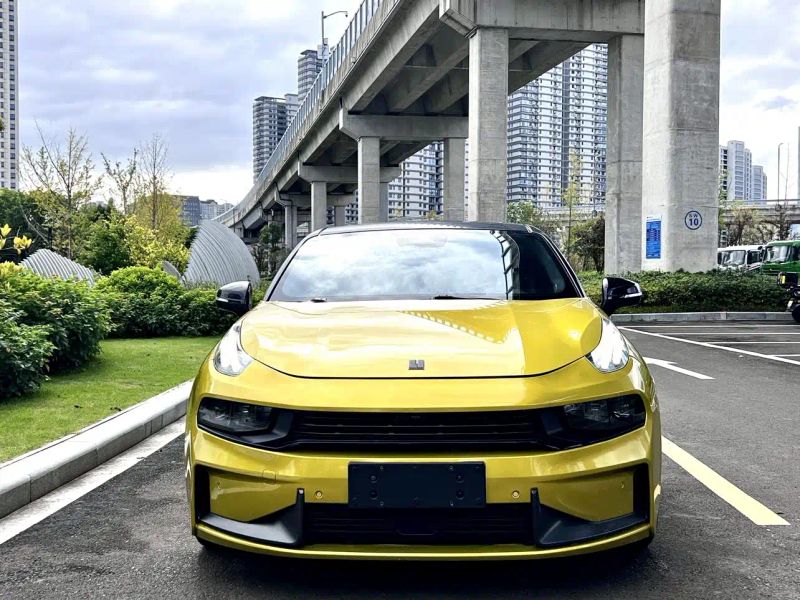 Lynk&co 03
