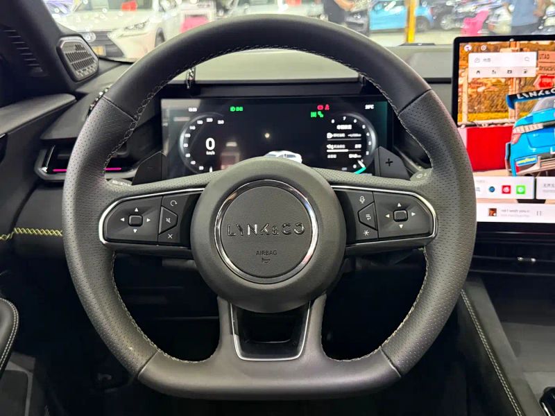 Lynk&co lynk-co-03