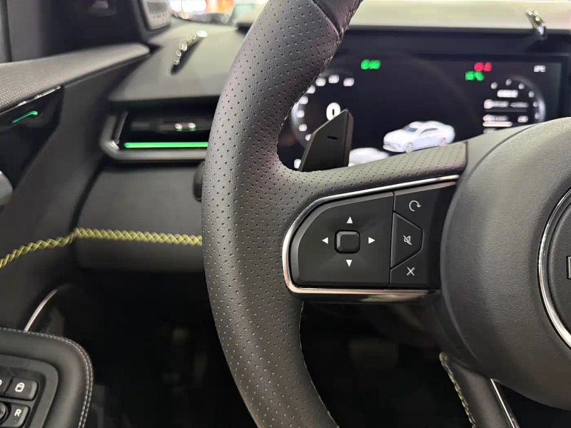 Lynk&co lynk-co-03