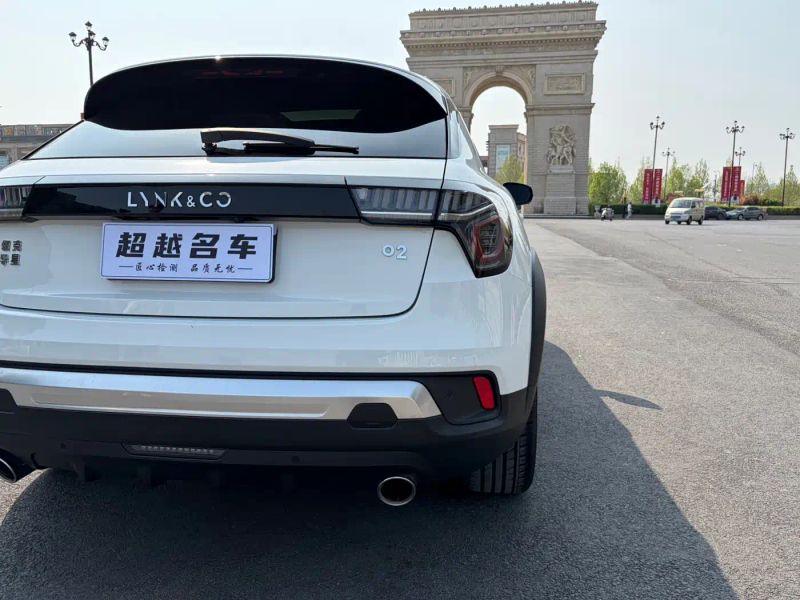 Lynk&co 02
