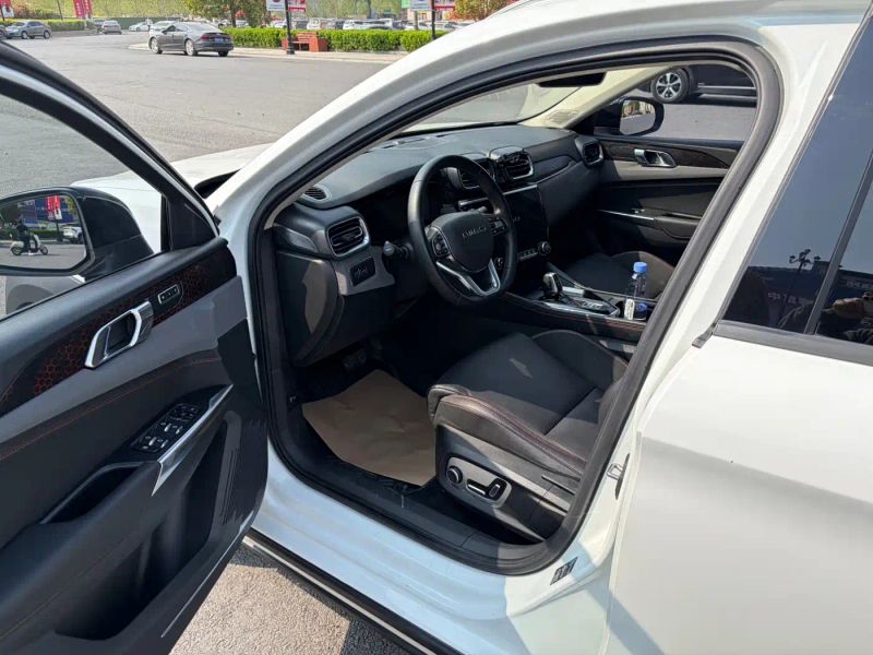 Lynk&co 02