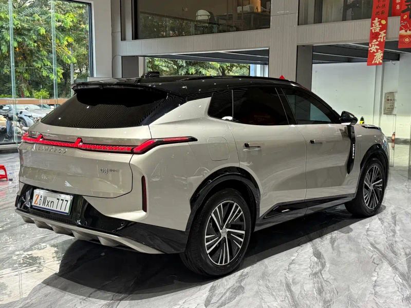Lynk&co 08