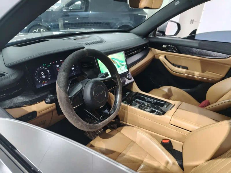 Lynk&co 09