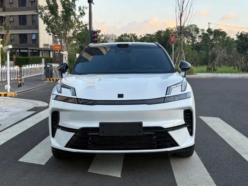 Lynk&co 08