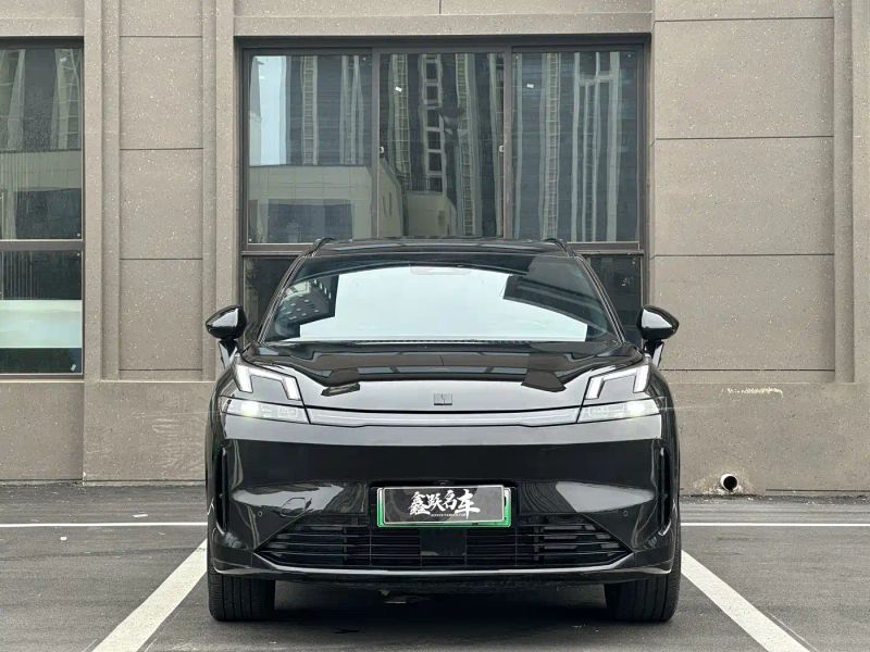 Lynk&co 08