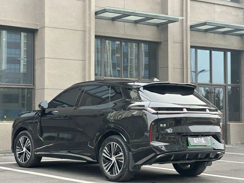 Lynk&co 08