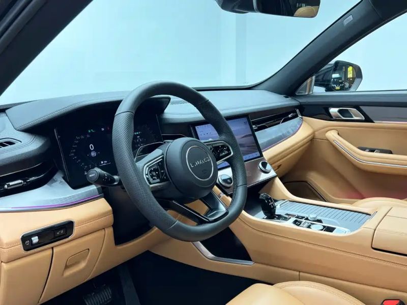 Lynk&co 09